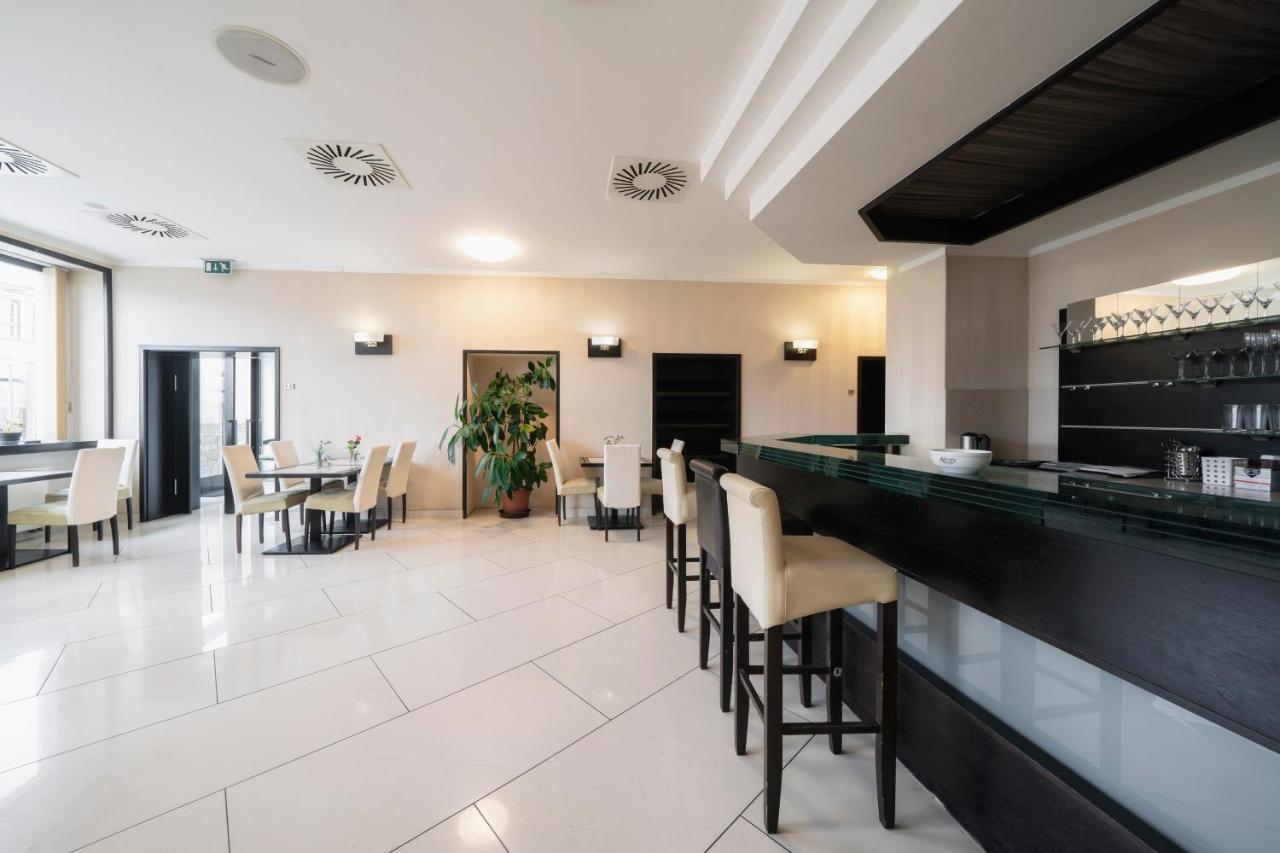 Hotel Astory Plzen Luaran gambar