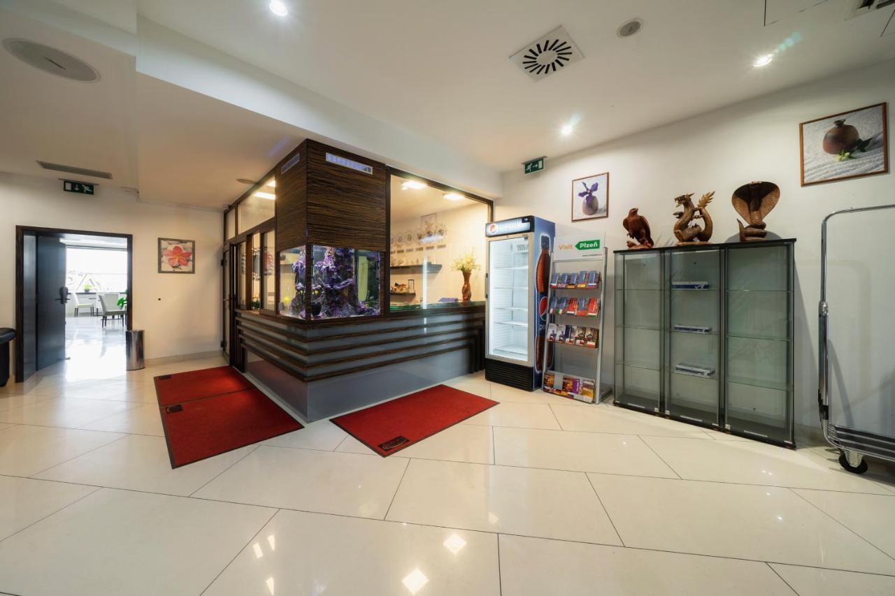 Hotel Astory Plzen Luaran gambar