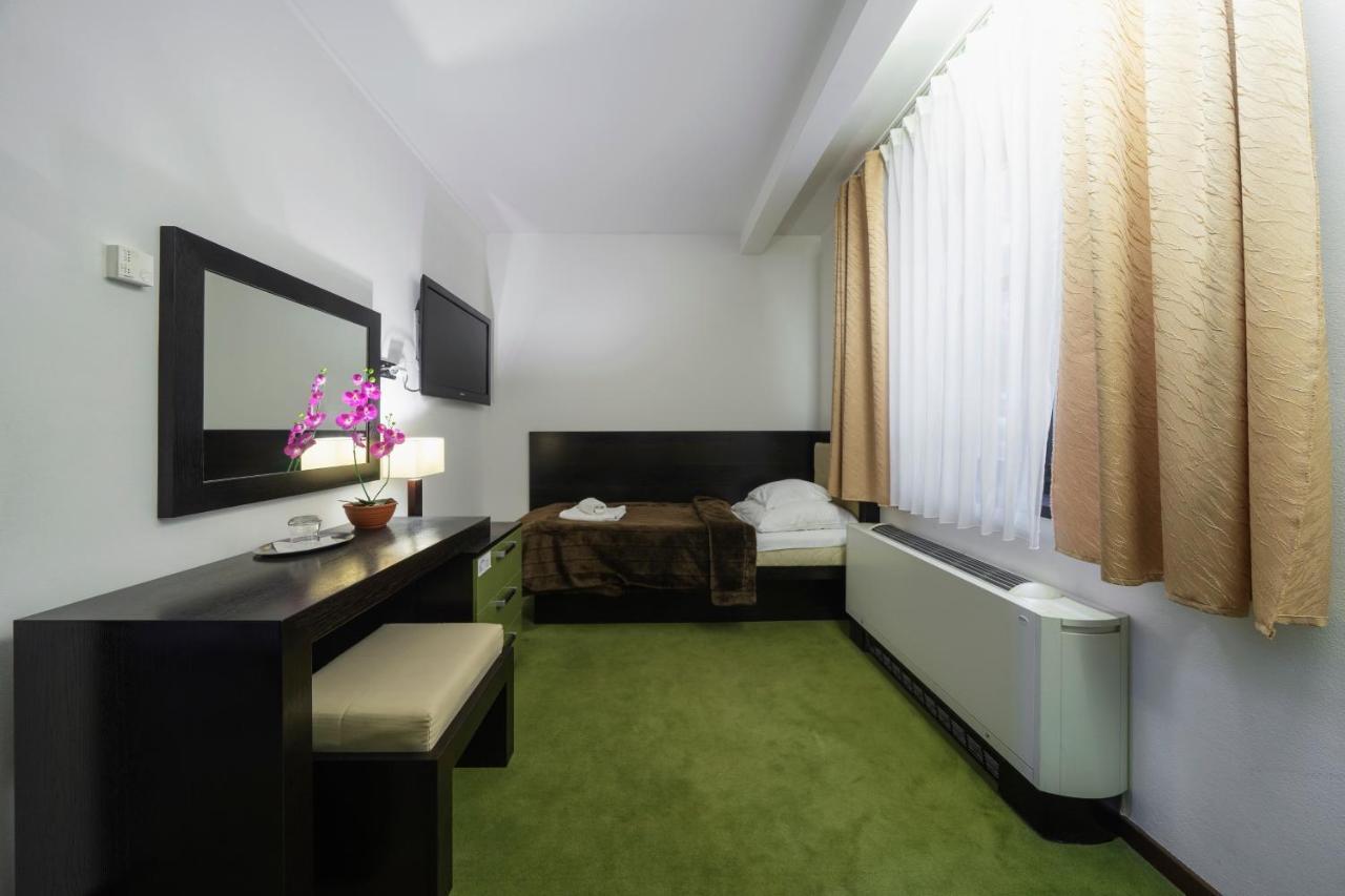 Hotel Astory Plzen Luaran gambar