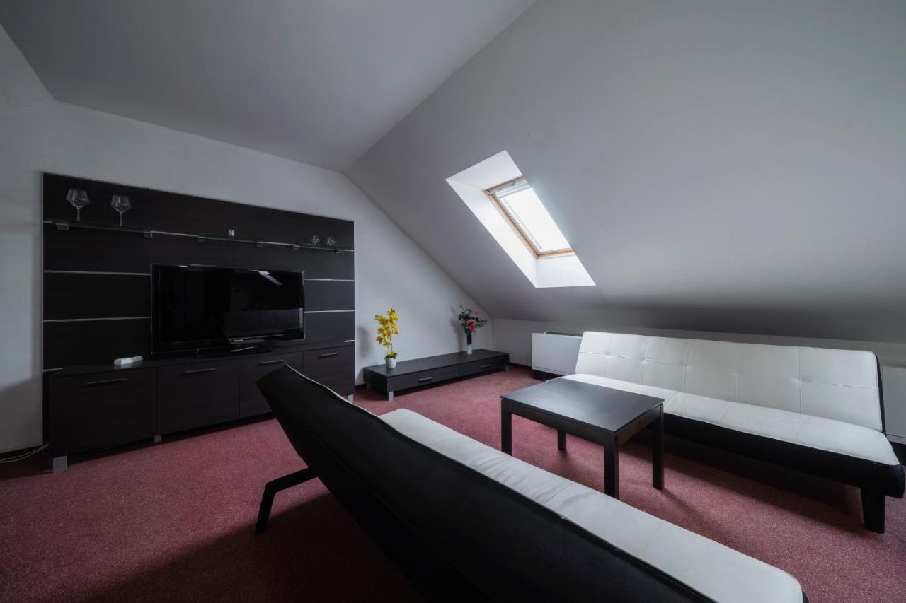 Hotel Astory Plzen Luaran gambar