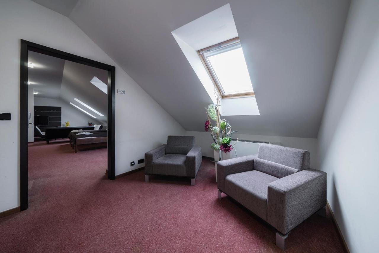 Hotel Astory Plzen Luaran gambar
