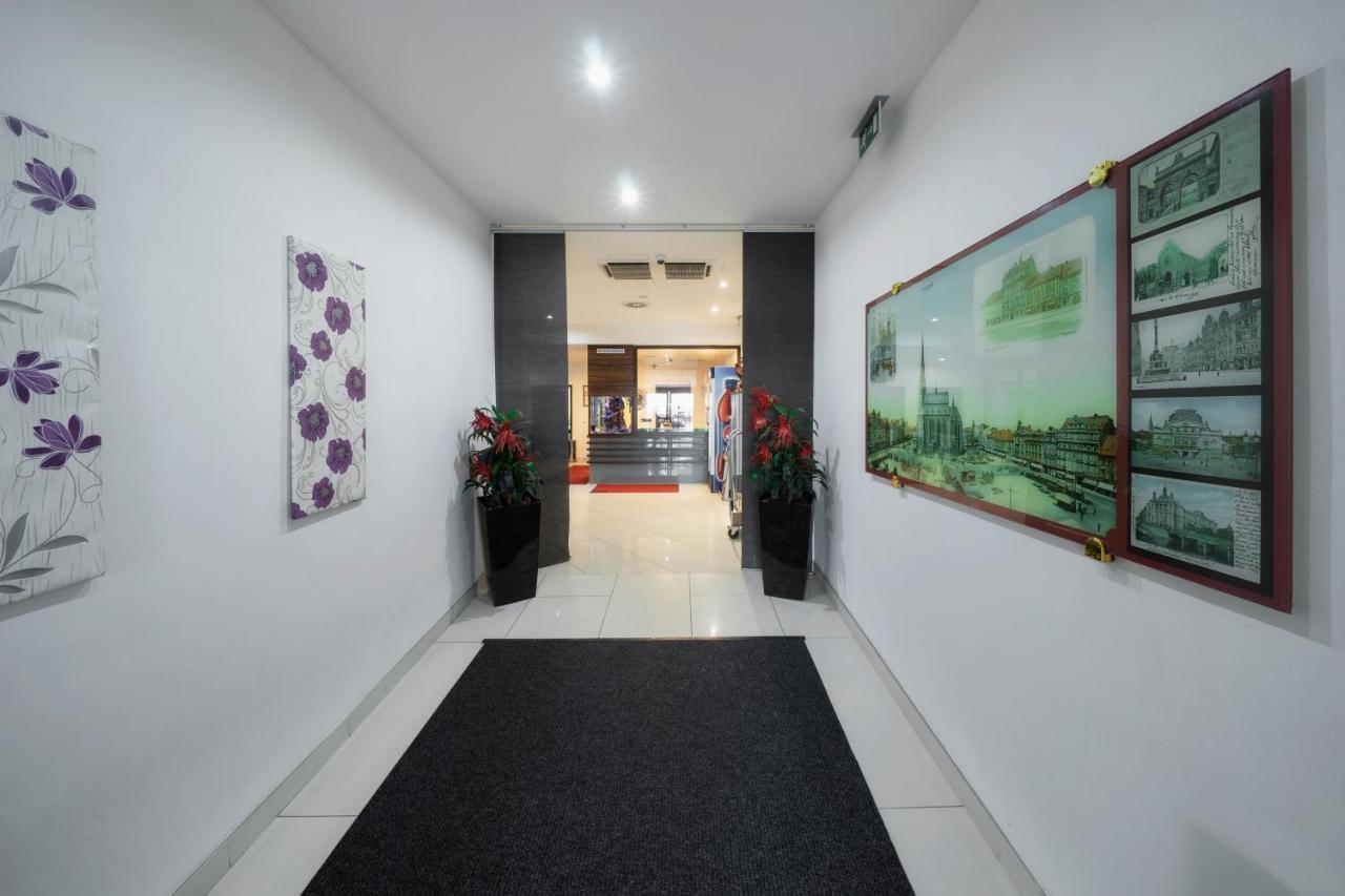 Hotel Astory Plzen Luaran gambar