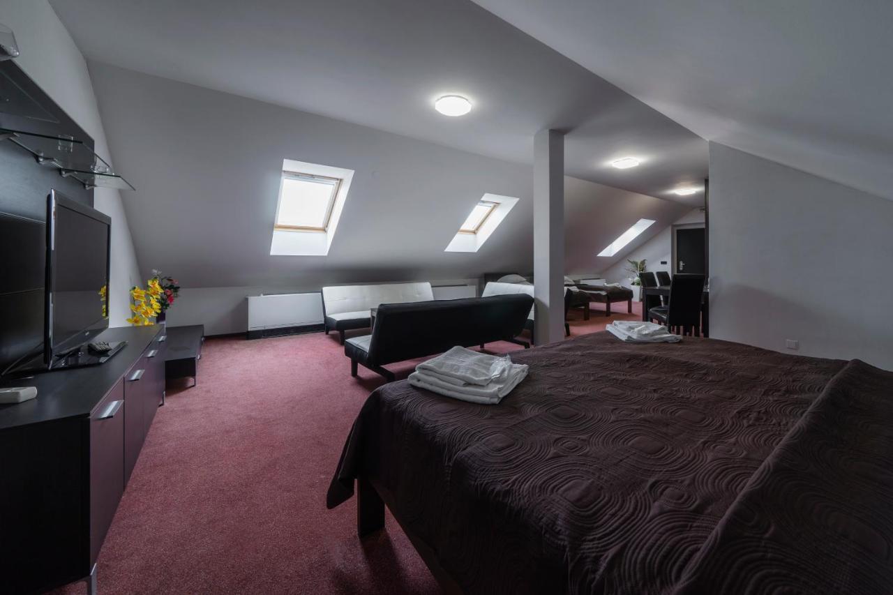 Hotel Astory Plzen Luaran gambar