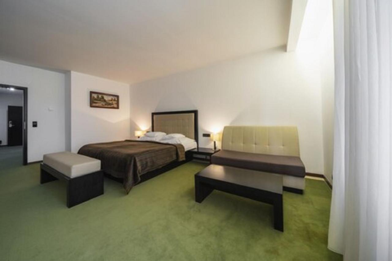 Hotel Astory Plzen Luaran gambar