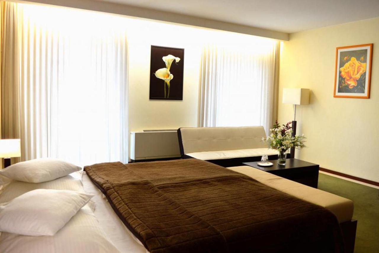 Hotel Astory Plzen Luaran gambar