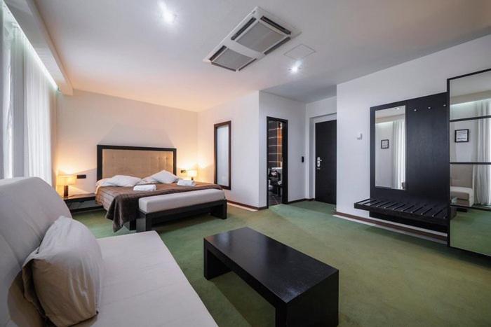 Hotel Astory Plzen Luaran gambar